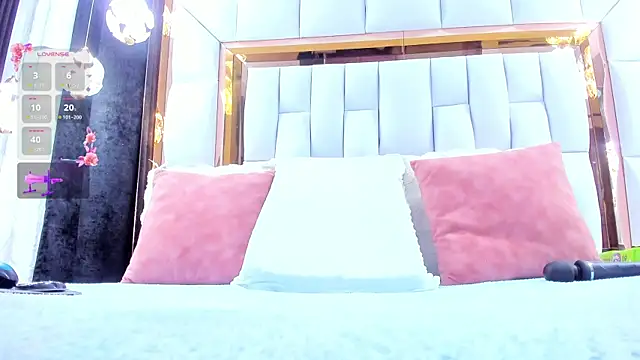 RileySweett online show from April 2026 12:00:01 PM