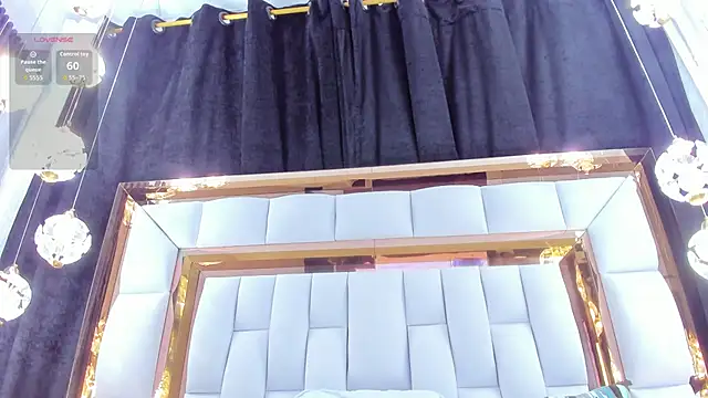 RileySweett online show from December 2025 11:58:01 AM