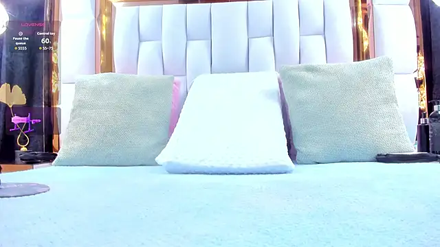 RileySweett online show from November 2025 11:54:02 AM