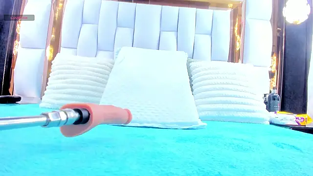 RileySweett online show from November 2025 11:59:02 AM