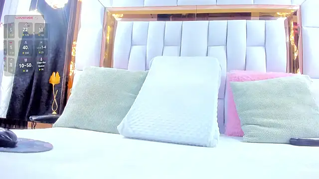 RileySweett online show from November 2025 11:43:02 AM