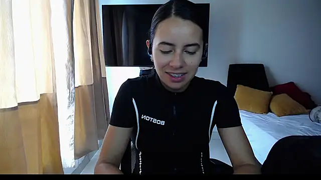 Snapshot of Mariam_Gomezxxx chatting on October 2025 06:27:01 PM Mariam Gomezxxx online show from October 2025 06:27:01 PM