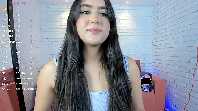 paulina sweett  online show from October 2025 01:01:01 PM