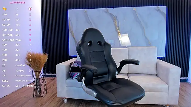 paulina sweett  online show from October 2025 12:49:01 PM