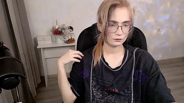 CuteYukiKun online show from April 2026 02:13:01 AM