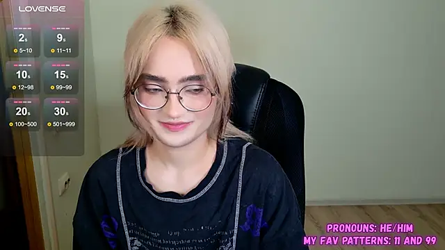 Snapshot of CuteYukiKun chatting on October 2025 04:30:01 PM CuteYukiKun online show from October 2025 04:30:01 PM