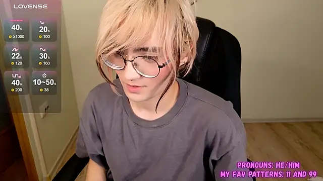 Snapshot of CuteYukiKun chatting on October 2025 09:16:02 PM CuteYukiKun online show from October 2025 09:16:02 PM