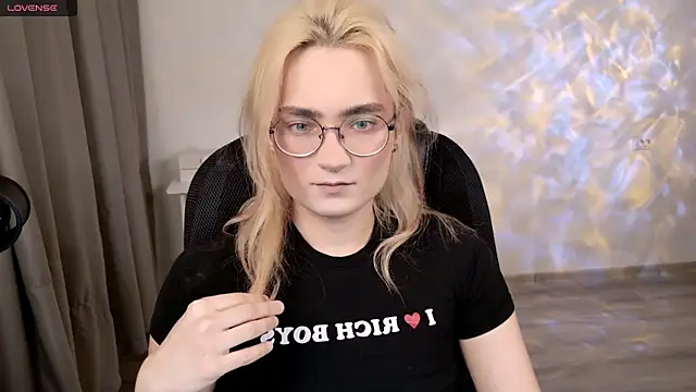 CuteYukiKun online show from March 2026 05:30:02 PM