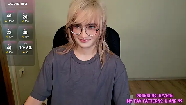 Snapshot of CuteYukiKun chatting on October 2025 09:16:01 PM CuteYukiKun online show from October 2025 09:16:01 PM
