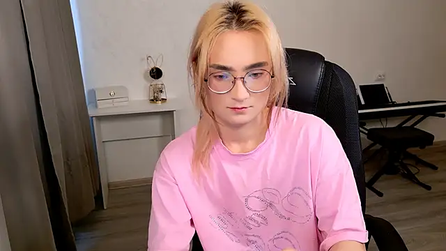 CuteYukiKun online show from January 2026 08:18:01 AM