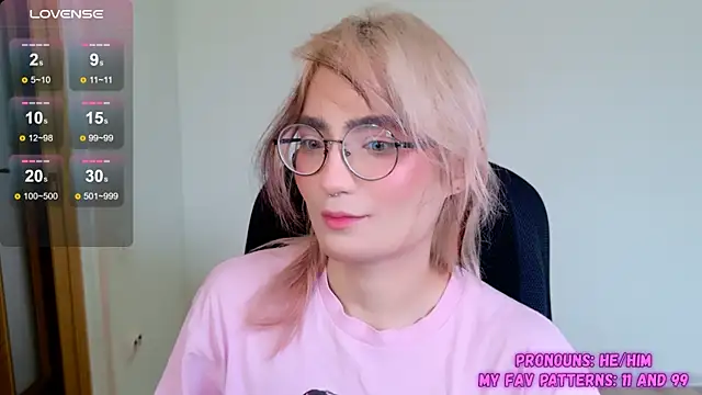 Snapshot of CuteYukiKun chatting on October 2025 07:09:01 AM CuteYukiKun online show from October 2025 07:09:01 AM