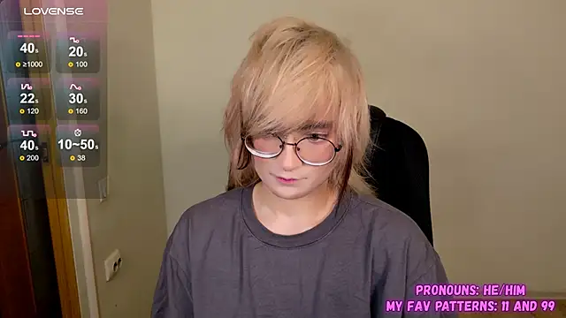 Snapshot of CuteYukiKun chatting on October 2025 11:08:01 PM CuteYukiKun online show from October 2025 11:08:01 PM