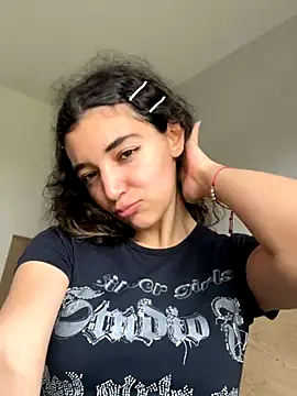 uniquerossie online show from November 2025 10:19:02 AM