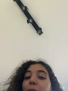 uniquerossie online show from November 2025 10:21:02 AM