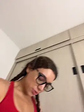 uniquerossie online show from February 2026 07:07:01 AM