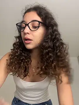 uniquerossie online show from December 2025 08:09:02 AM