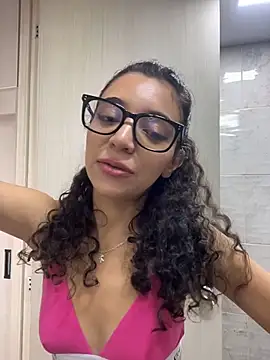 uniquerossie online show from February 2026 09:09:01 AM