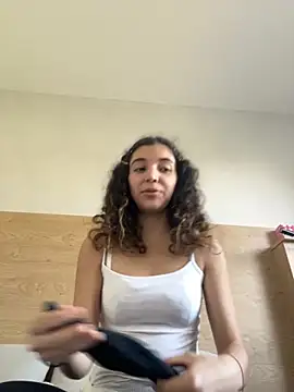 uniquerossie online show from November 2025 10:19:01 AM