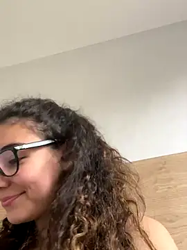 uniquerossie online show from November 2025 10:53:02 AM