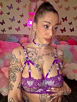 Chachou000 online show from April 2026 12:23:01 PM