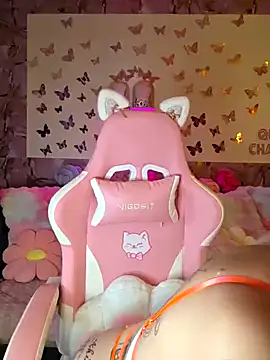 Chachou000 online show from April 2026 01:03:01 PM