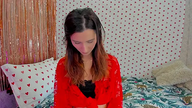 crystalnut online show from February 2025 04:33:02 AM