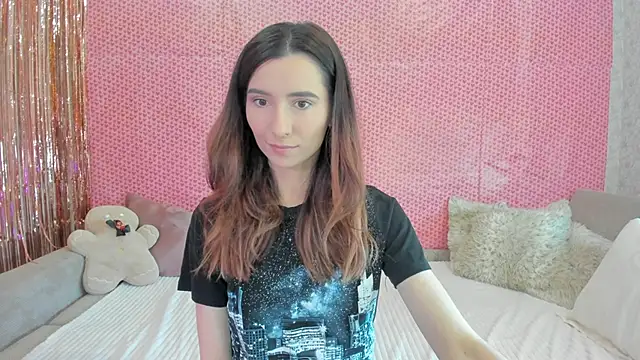 crystalnut online show from February 2025 04:06:01 AM