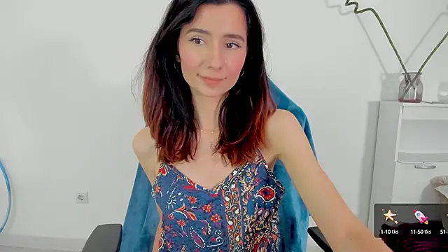 crystalnut online show from September 2025 03:13:02 AM