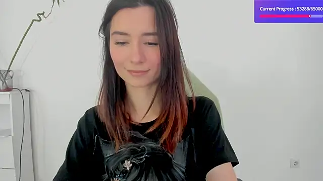 crystalnut online show from October 2025 02:57:02 AM