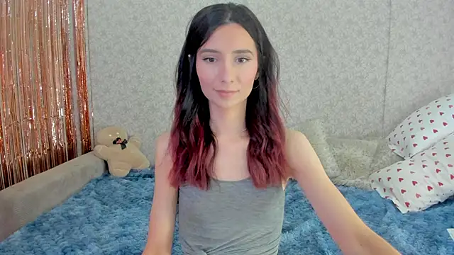 crystalnut online show from March 2025 11:19:01 AM