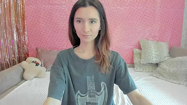 crystalnut online show from February 2025 04:10:01 AM