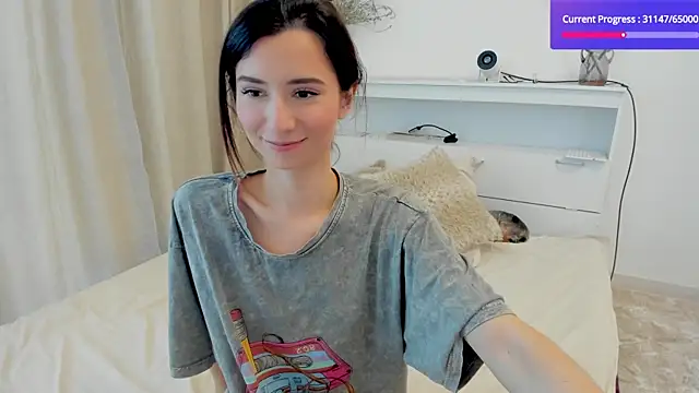 crystalnut online show from October 2025 02:37:01 AM