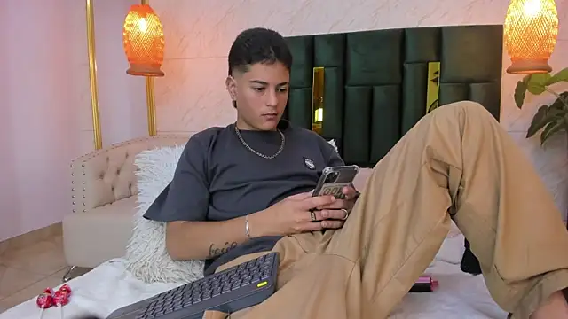 Levy Steve online show from November 2025 04:27:01 AM