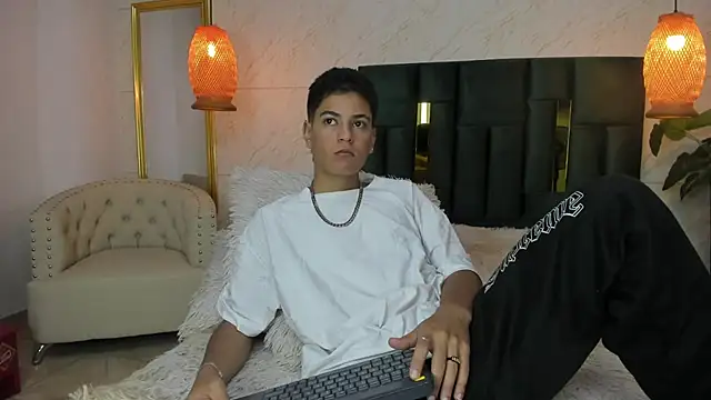 Levy Steve online show from November 2025 03:32:01 AM