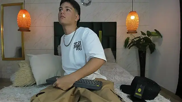 Levy Steve online show from November 2025 03:42:02 AM