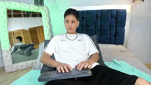 Levy Steve online show from November 2025 08:46:02 AM