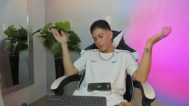 Levy Steve online show from November 2025 02:00:02 AM