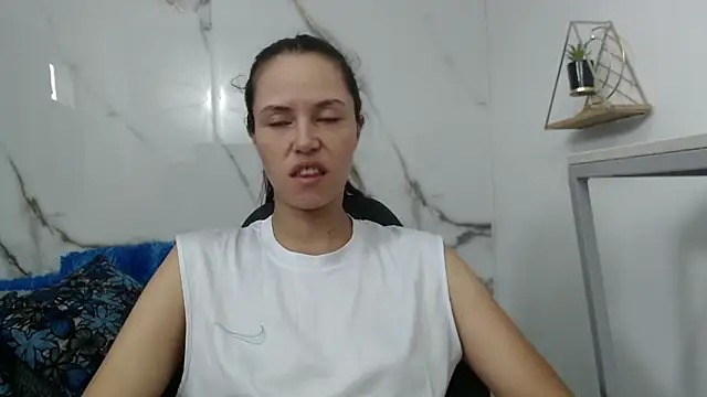 Lindsey8 online show from May 2026 01:44:01 PM