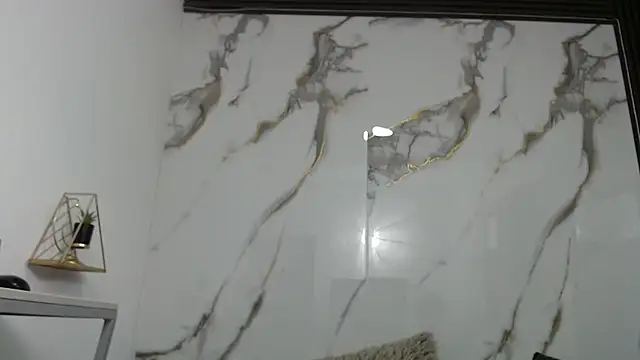 Lindsey8 online show from April 2026 01:28:02 PM