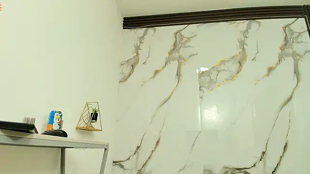 Lindsey8 online show from February 2026 01:22:01 PM