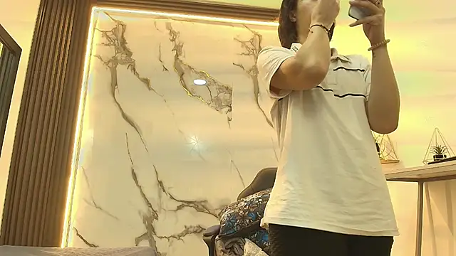 Lindsey8 online show from February 2026 11:21:02 AM