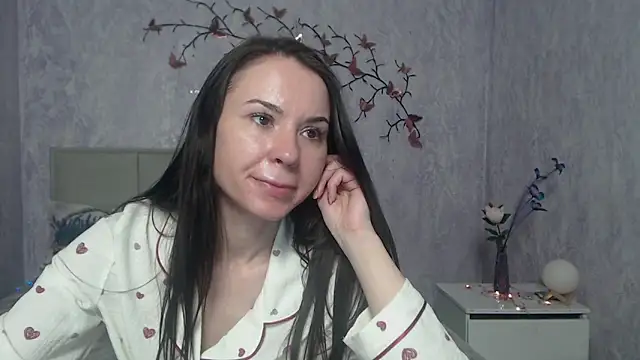 Snapshot of KaraCriegs chatting on February 2026 07:03:02 PM KaraCriegs online show from February 2026 07:03:02 PM