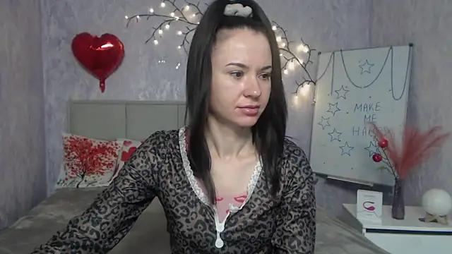 Snapshot of KaraCriegs chatting on January 2026 08:01:02 PM KaraCriegs online show from January 2026 08:01:02 PM