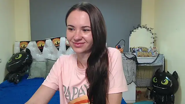 Snapshot of KaraCriegs chatting on October 2025 06:16:01 PM KaraCriegs online show from October 2025 06:16:01 PM