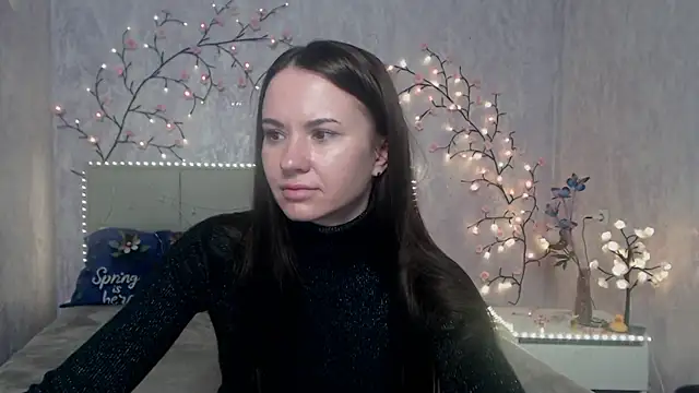 Snapshot of KaraCriegs chatting on April 2026 05:33:02 PM KaraCriegs online show from April 2026 05:33:02 PM