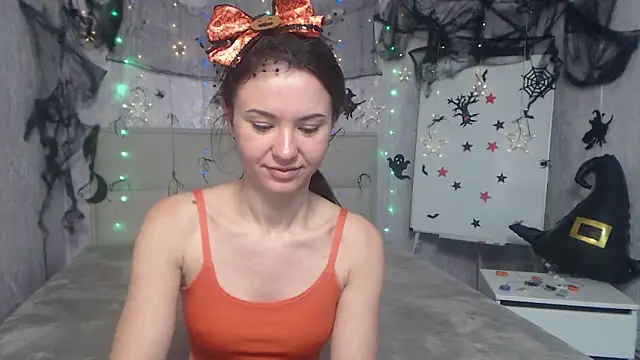 Snapshot of KaraCriegs chatting on October 2025 05:13:02 PM KaraCriegs online show from October 2025 05:13:02 PM