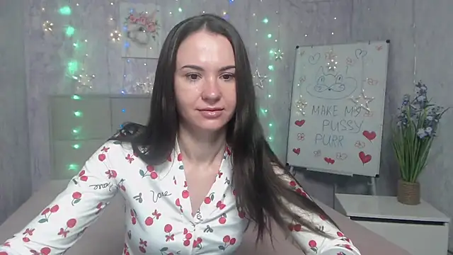 Snapshot of KaraCriegs chatting on October 2025 05:25:03 PM KaraCriegs online show from October 2025 05:25:03 PM