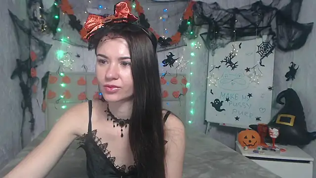 KaraCriegs online show from October 2025 06:40:01 PM