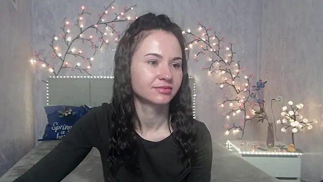 Snapshot of KaraCriegs chatting on April 2026 05:31:01 PM KaraCriegs online show from April 2026 05:31:01 PM