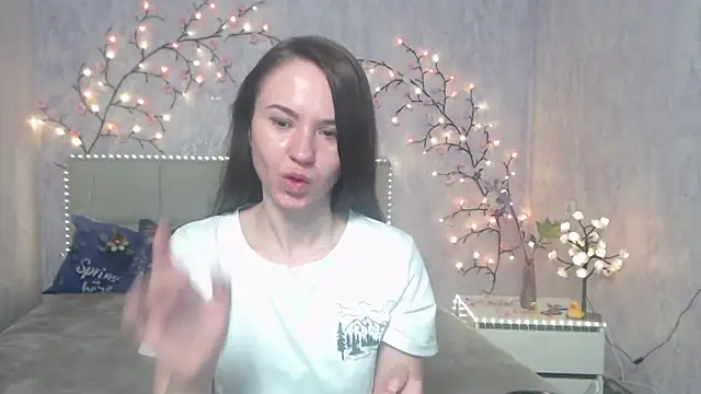 Snapshot of KaraCriegs chatting on May 2026 06:13:02 PM KaraCriegs online show from May 2026 06:13:02 PM